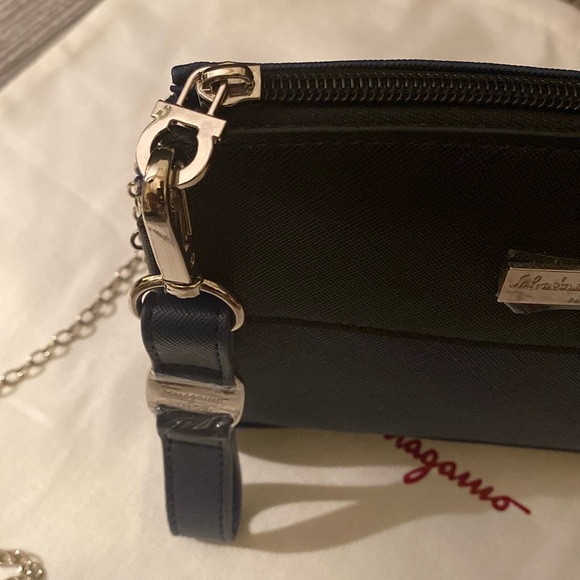 Salvatore Ferragamo parfums cosmetic bag - Picture 8 of 15